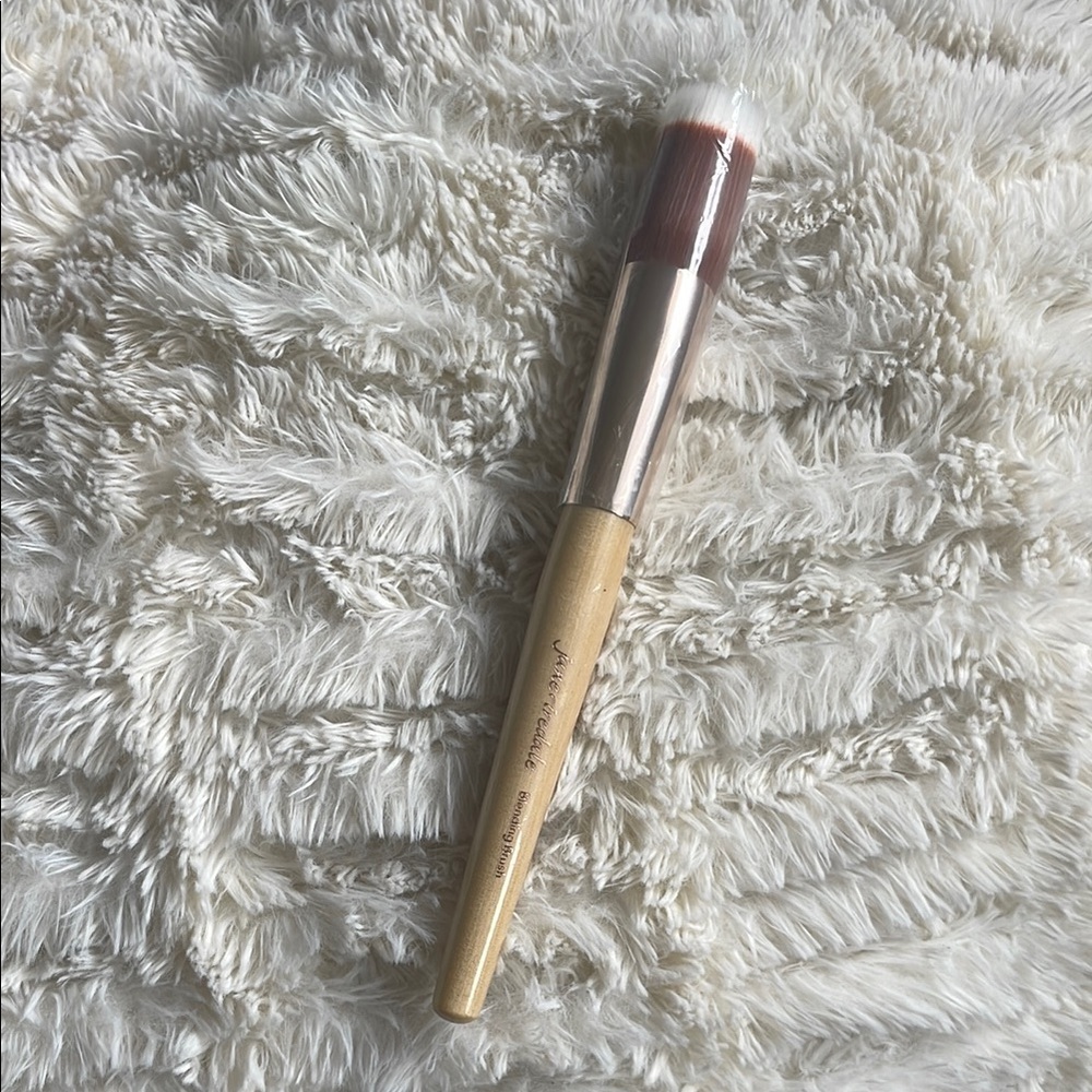 Jane Iredale blending brush